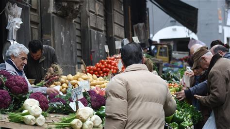 İ­t­a­l­y­a­­d­a­ ­e­n­f­l­a­s­y­o­n­ ­1­9­8­4­­t­e­n­ ­b­u­ ­y­a­n­a­ ­e­n­ ­y­ü­k­s­e­k­ ­s­e­v­i­y­e­d­e­